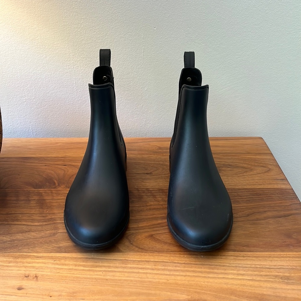Sam Edelman Rain Booties, size 8